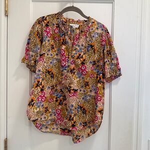 Floral blouse - short sleeved